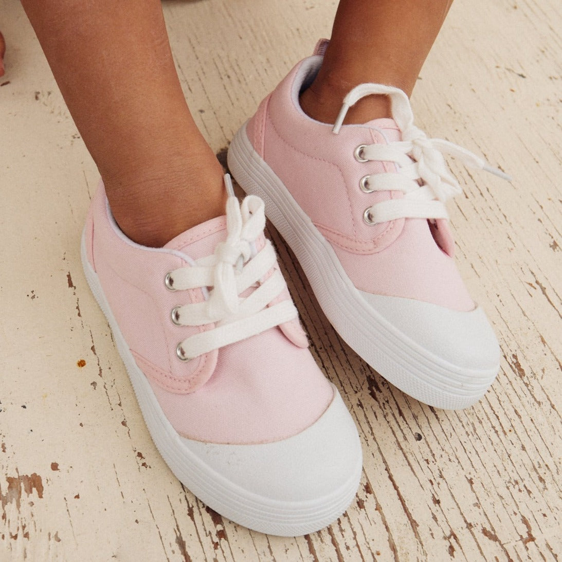 oomphies shelby lace up sneaker in pink