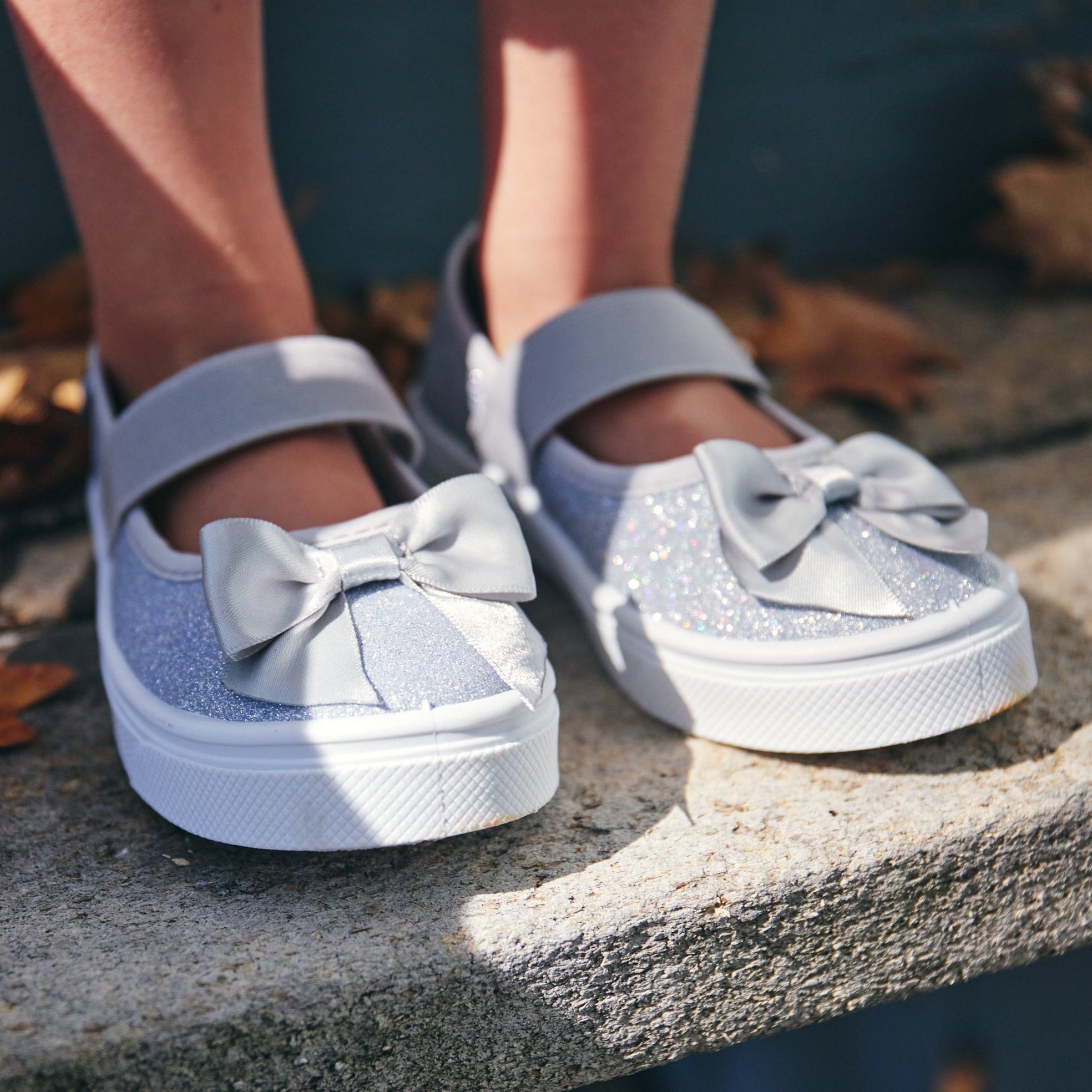 Oomphies girls slip on mary jane in silver glitter